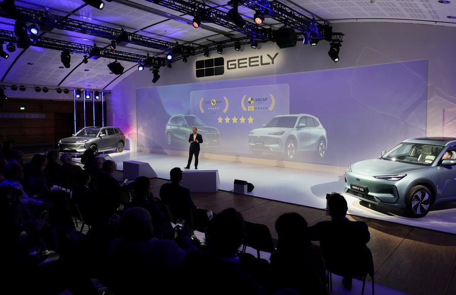 4월 28일 프랑스 파리에서 열린 지리(吉利·Geely)자동차 전기차 2종 출시 행사 현장. (사진/신화통신)