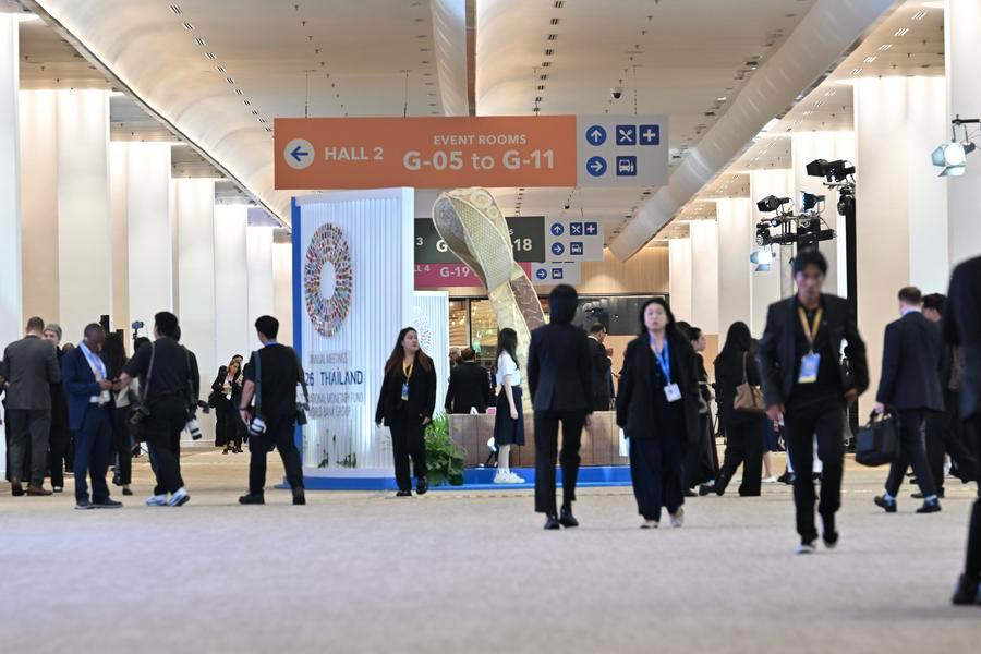 지난 12일 태국 방콕에서 열린 국제통화기금(IMF)·세계은행(WB) 2026년 추계 연차총회에 참석한 사람들. (사진/신화통신)