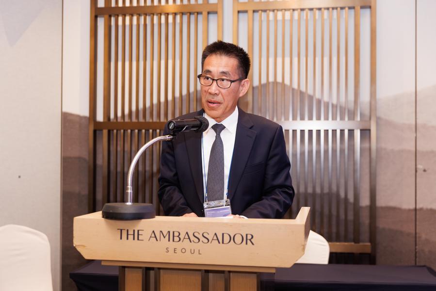 포럼 현장에서 연설하는 왕즈린(王治林) 주한 중국대사관 경제상무처 공사참사관. (주최 측 제공)