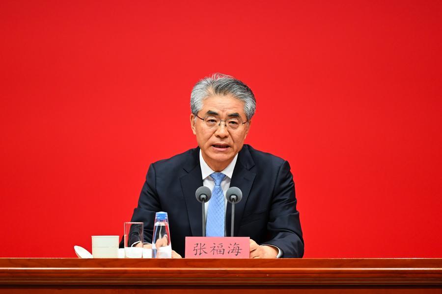 30일 오전 장푸하이 중앙기율검사위원회 부서기이자 국가감찰위원회 부주임이 브리핑하고 있다. (사진/신화통신)