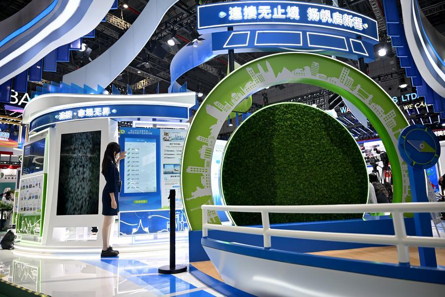 지난 2024년 11월 8일 '제7회 중국국제수입박람회(CIIE)'에 마련된 스탠다드차타드(SC) 부스. (사진/신화통신)