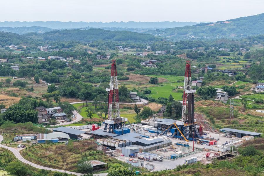 지난 7월 30일 충칭(重慶)시 중국석유천연가스그룹(CNPC) 저장(浙江)유전의 다안(大安) 6H1 셰일가스 플랫폼을 드론에 담았다. (사진/신화통신)