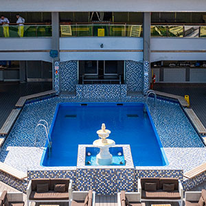 야외 수영장 & 자쿠지