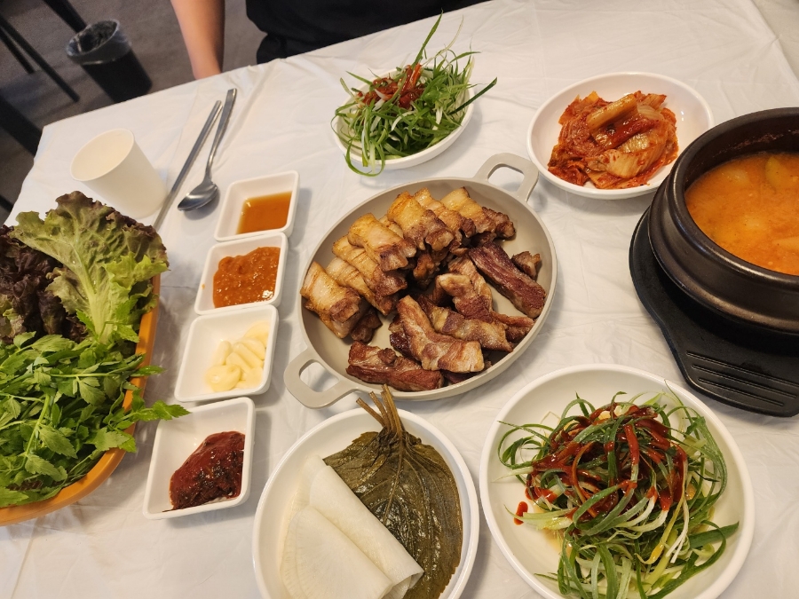 간석동 삼겹살 맛집 미나리숙성삼겹살 구워서 나오는 고깃집