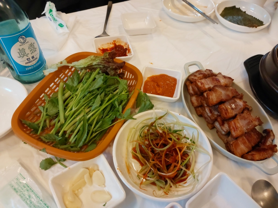 인천 간석동 시장 맛집  구워주는 미나리 숙성 삼겹살