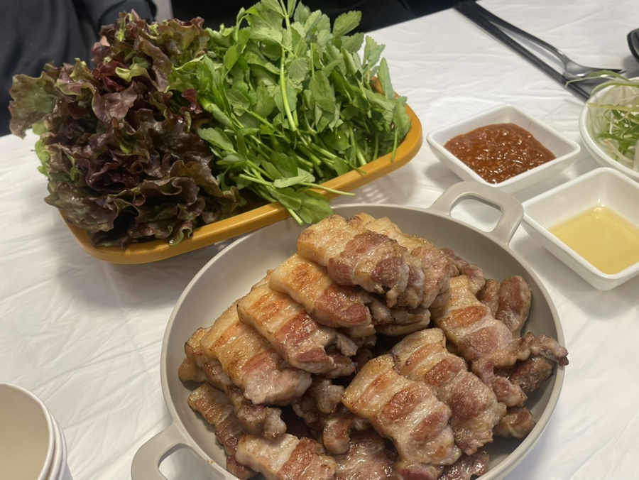 [인천 간석동 맛집] 미나리와 함께 먹는 워터에이징 숙성 고기 9900원 / 미나리 숙성 삼겹살