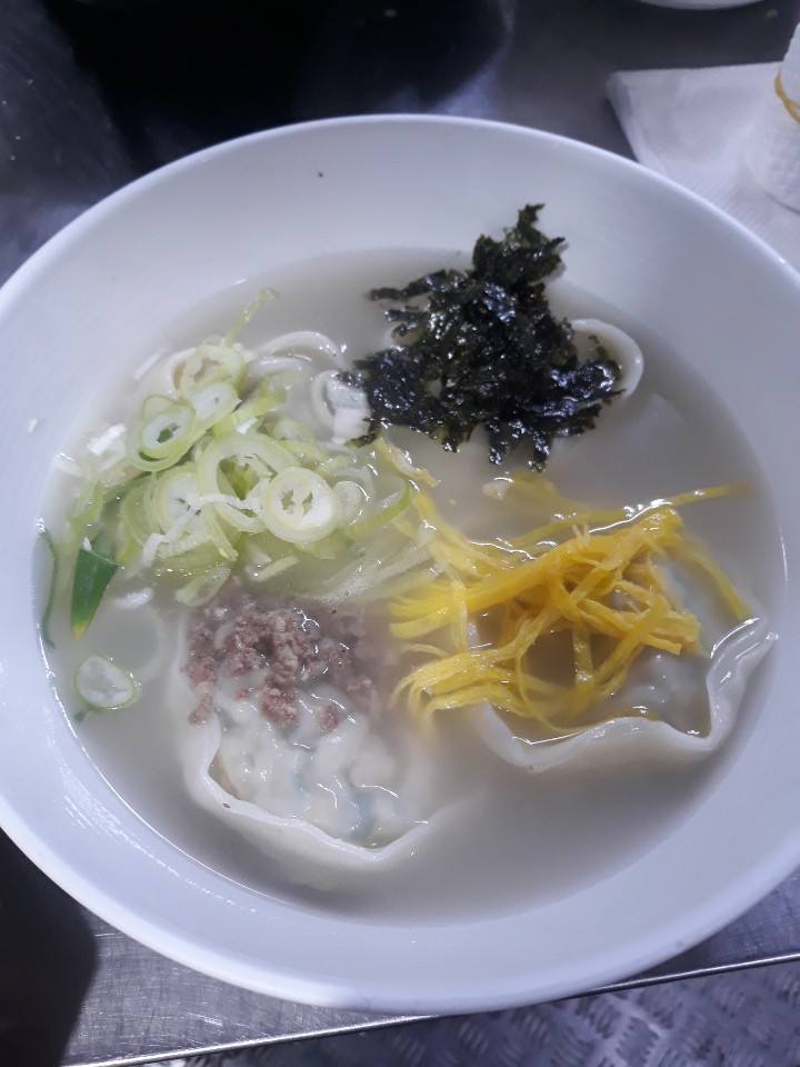 만둣국