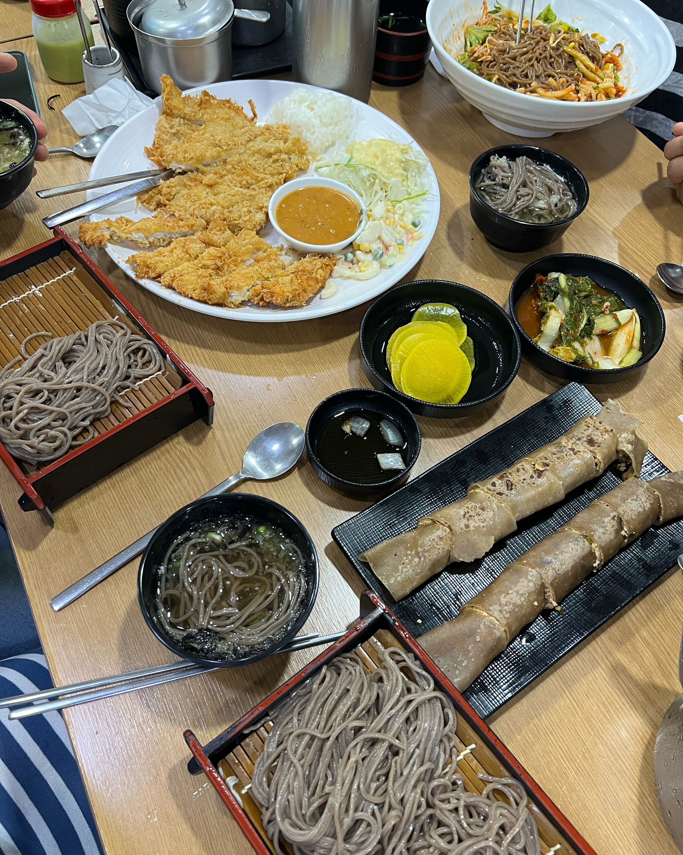 이세상엔재밌고맛있는게너무많아