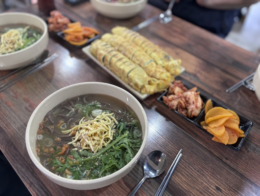 인천 오목골 메밀우동 후기: 면사리 리필되는 노포, 계란말이 김밥은 필수