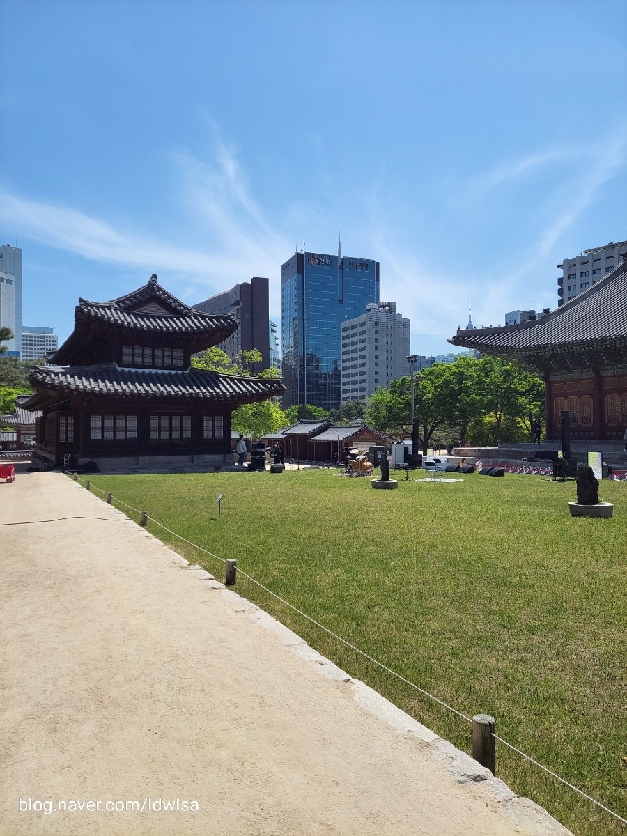 [서울 산책]서울 도심 가볼만한 곳 <덕수궁>과 <환구단> 그리고 청계천, 메밀국수 맛집<광화문 미진>