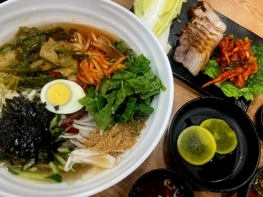 미슐랭 [광화문미진]맛 정밀해부- 메밀막국수 보쌈정식