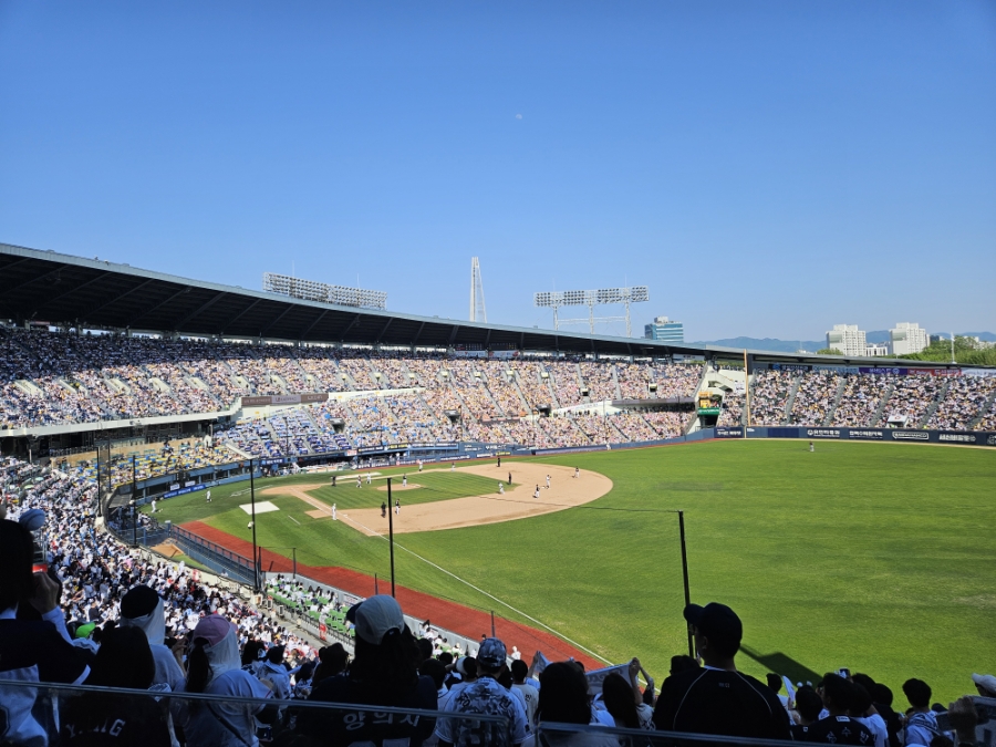 우리가 왔어 허슬두!!(4.26 LG vs 두산 잠실야구장 301구역 직관)