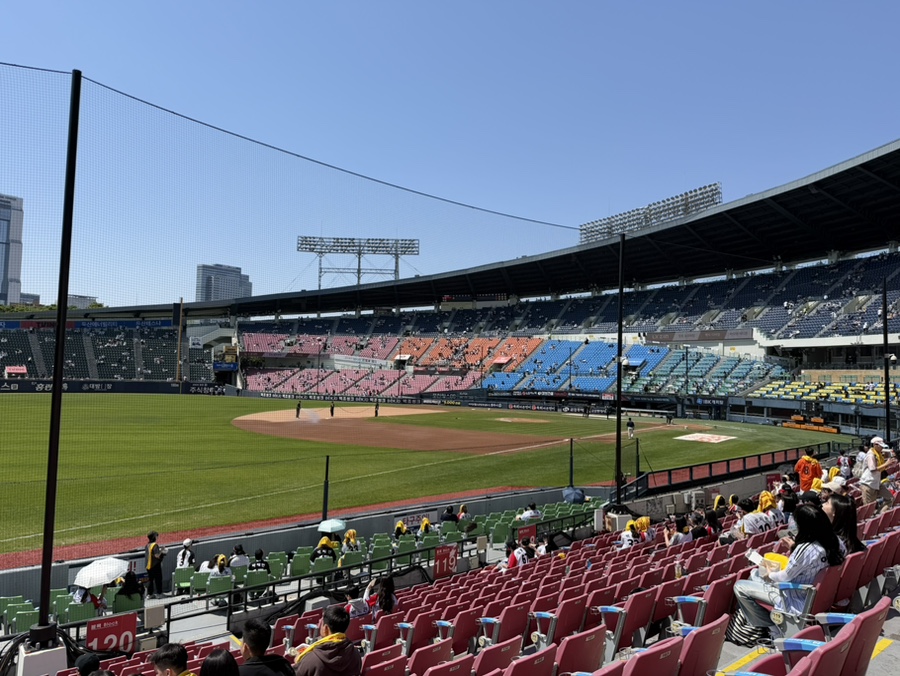 260426 야구장 직관 (두산vsLG) 3루 레드석 120블럭