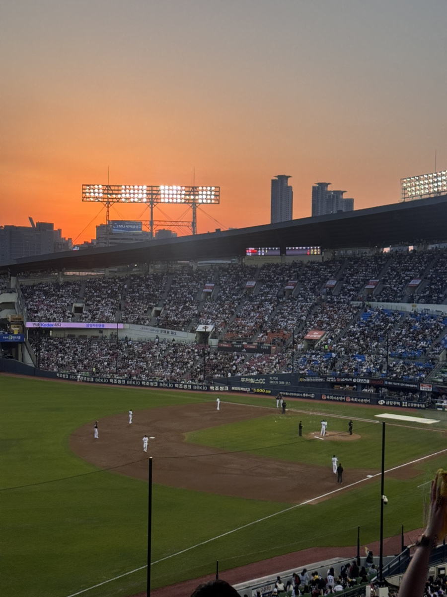 [⚾️] 잠실 야구장 내야 3루 네이비석 333구역 9열 시야 &amp; 자리 +보영만두 (LG트윈스 vs 두산베어스, 2026.04.24)
