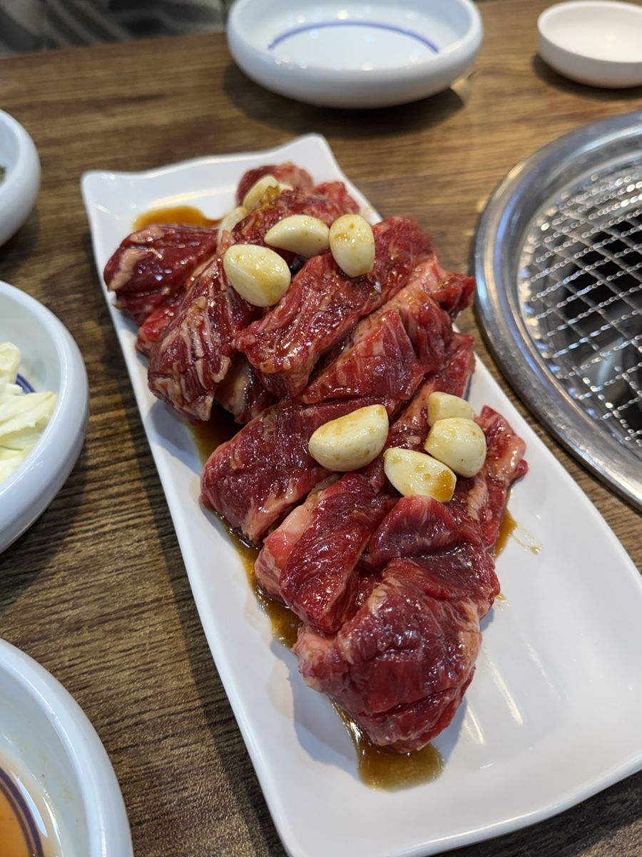 독산동 소고기 원조 맛집 ‘한옥집 숯불갈비 서울본점’