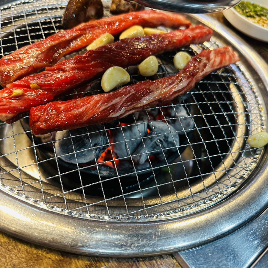 서울 금천구 소갈비 맛집 - 한옥집 숯불갈비 서울본점
