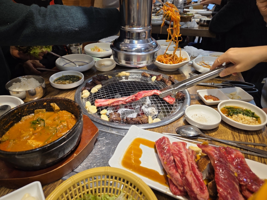 구디 소고기 맛집 온가족이 함께한 [한옥집 숯불갈비 서울본점] 내돈내산!