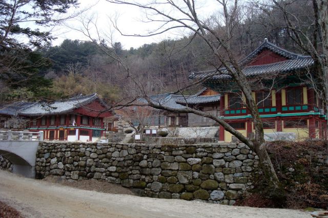 비구니의 승가대학이 있는 김천 청암사